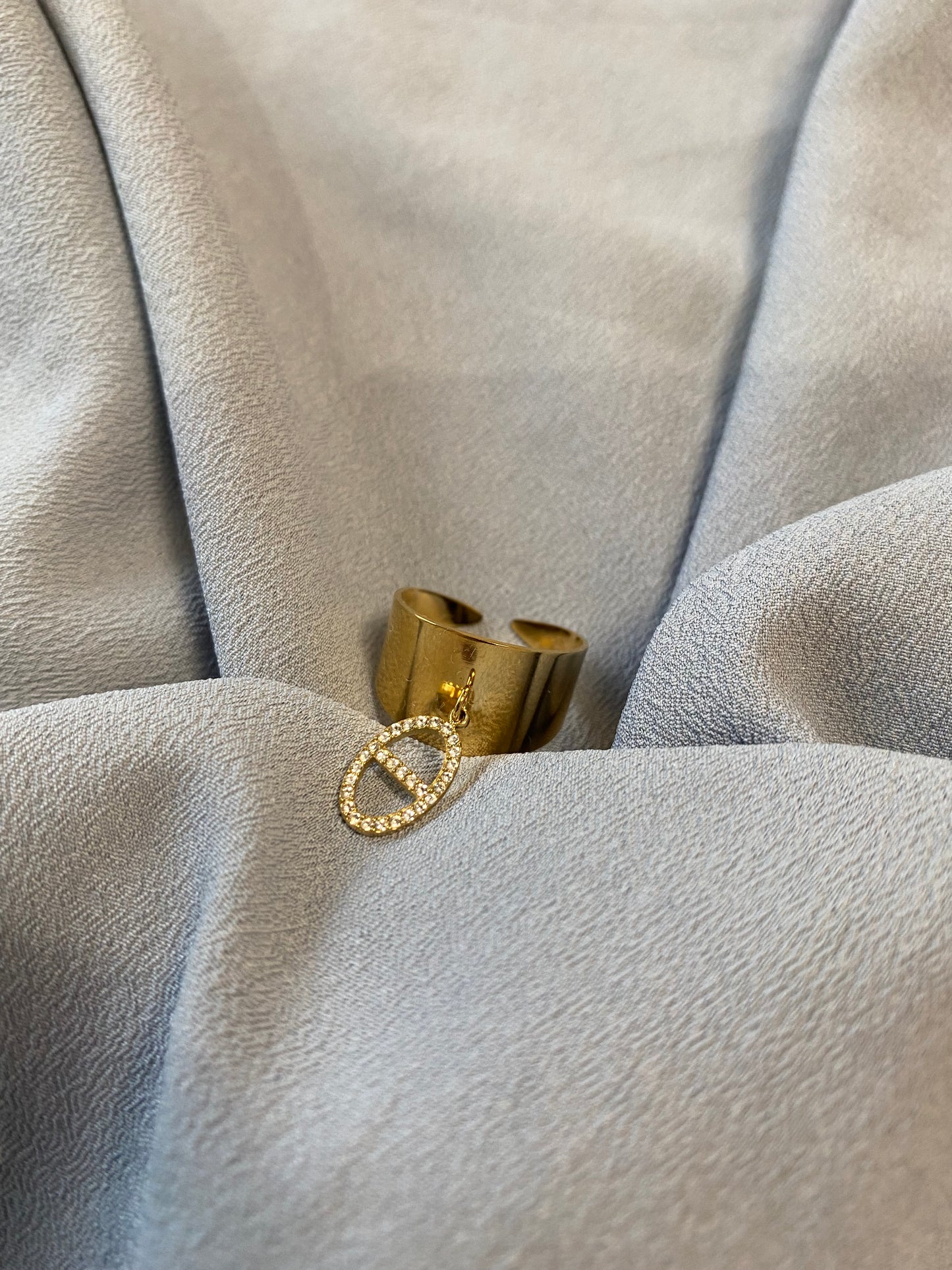 Bague ins Céline dior perles