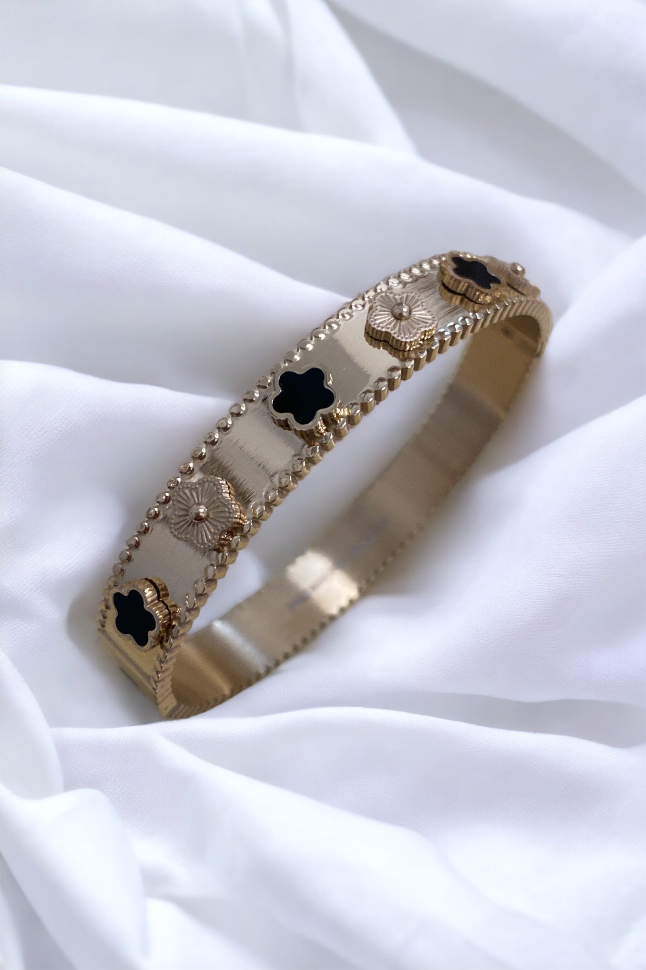 Bracelet Inspiration trèfle
noir l’unité