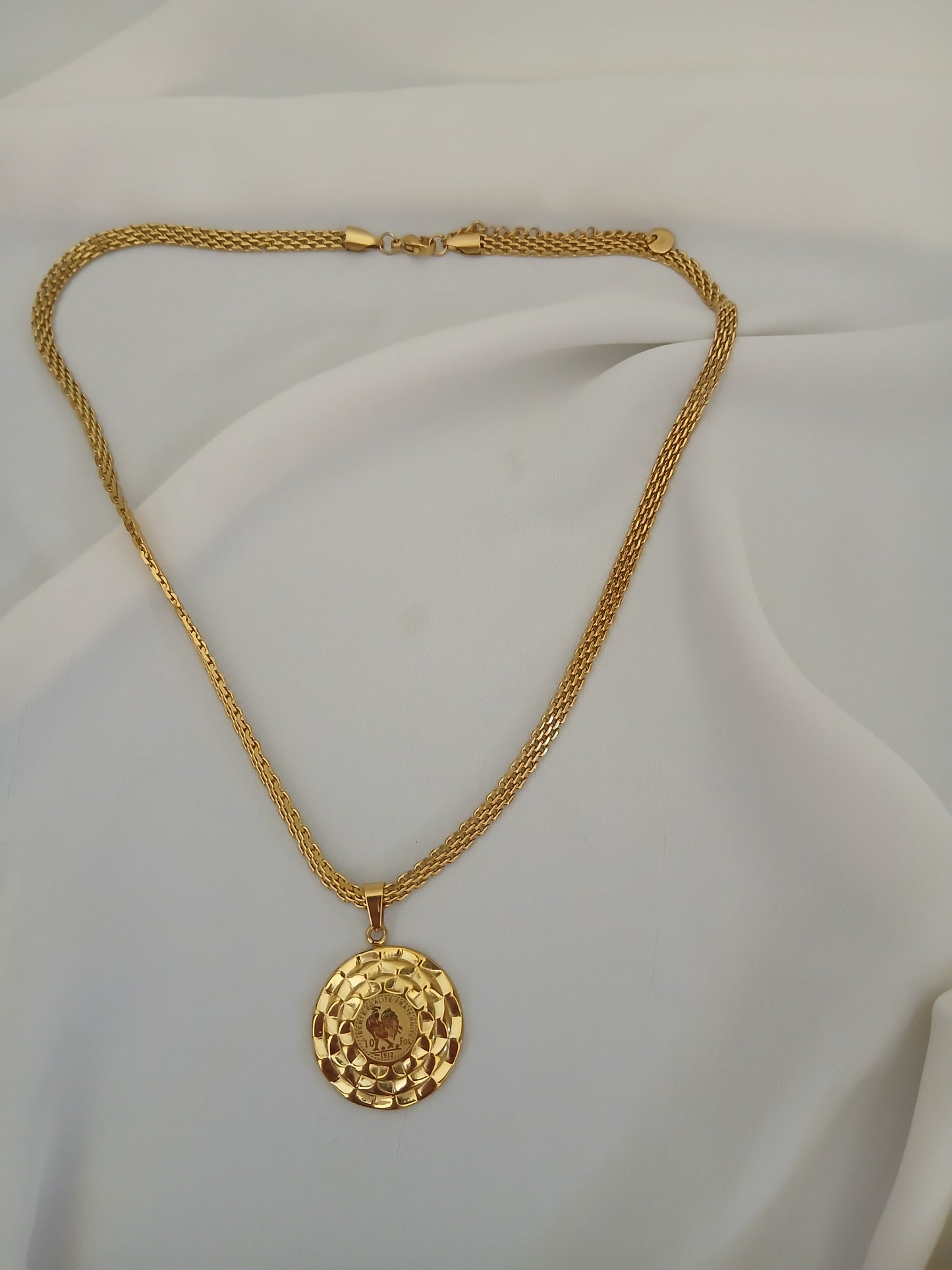Collier Lisa