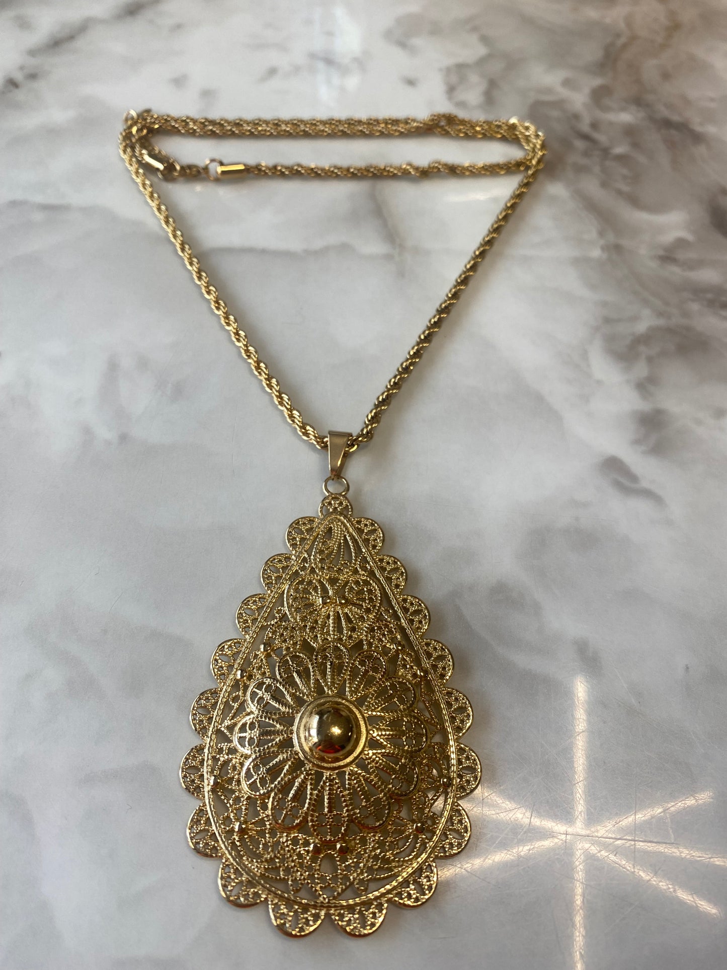 Sautoir feuille d’automne