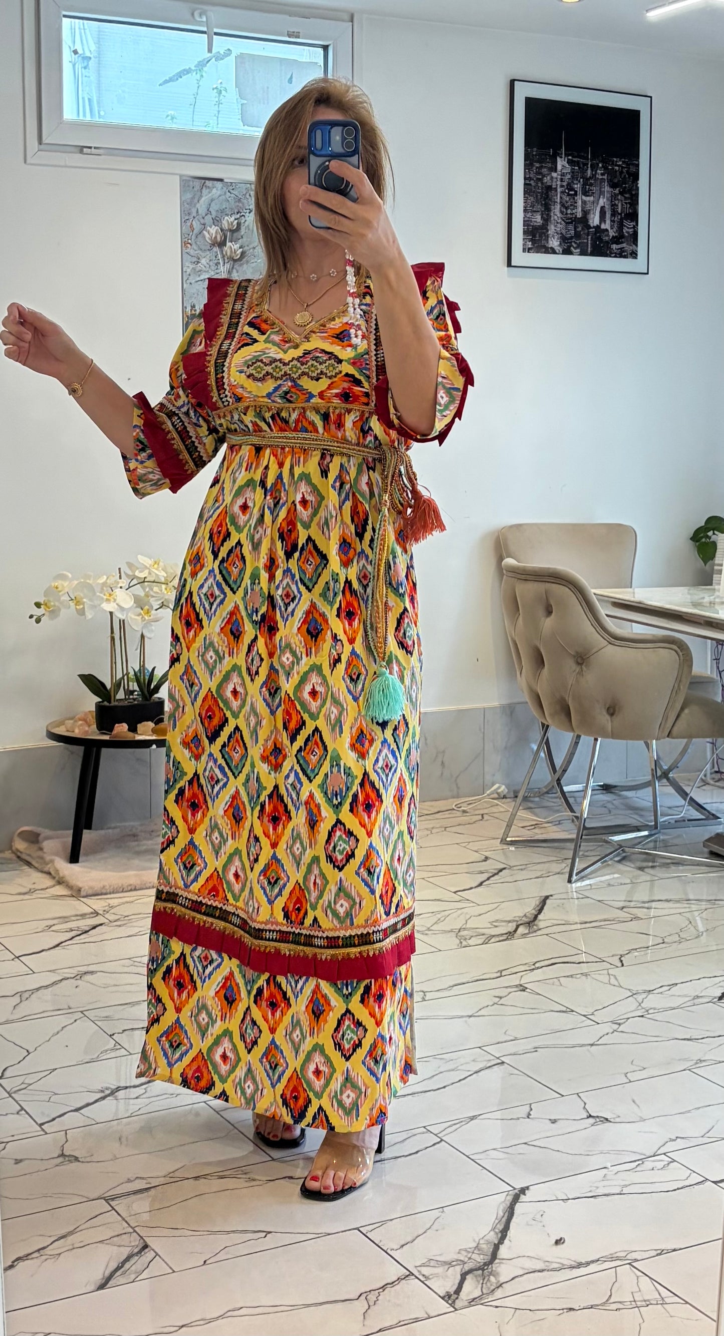 Robe fleurie modèle dentelle orange