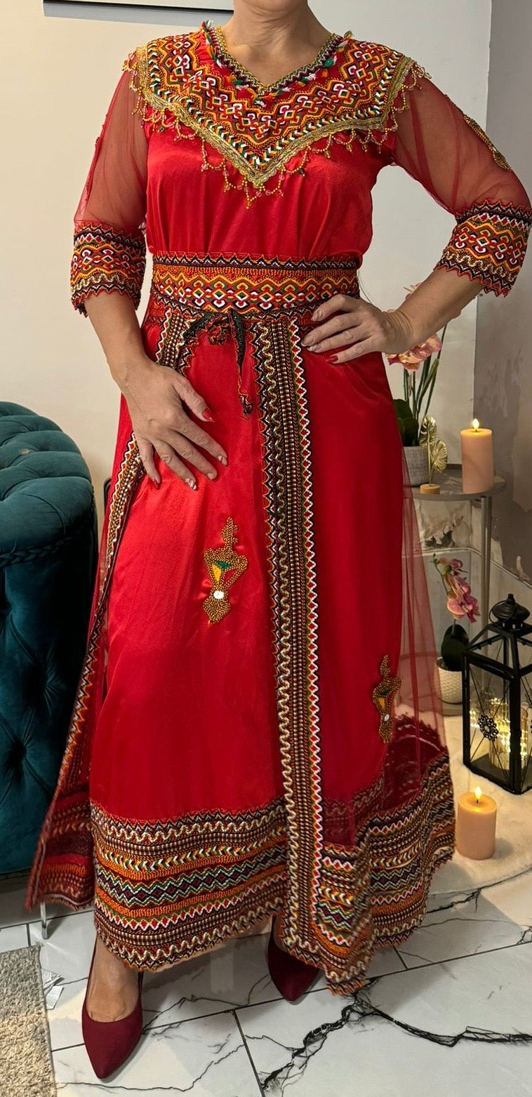 Robe satinée rouge