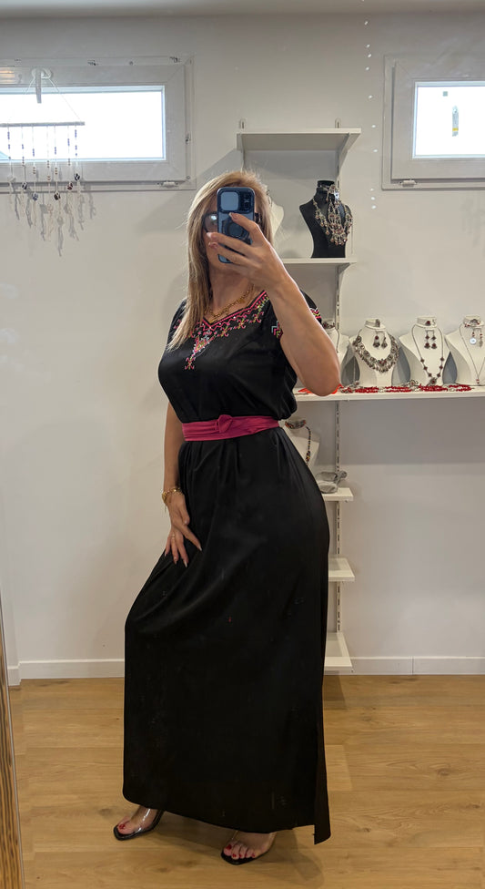 Robes broderie rose