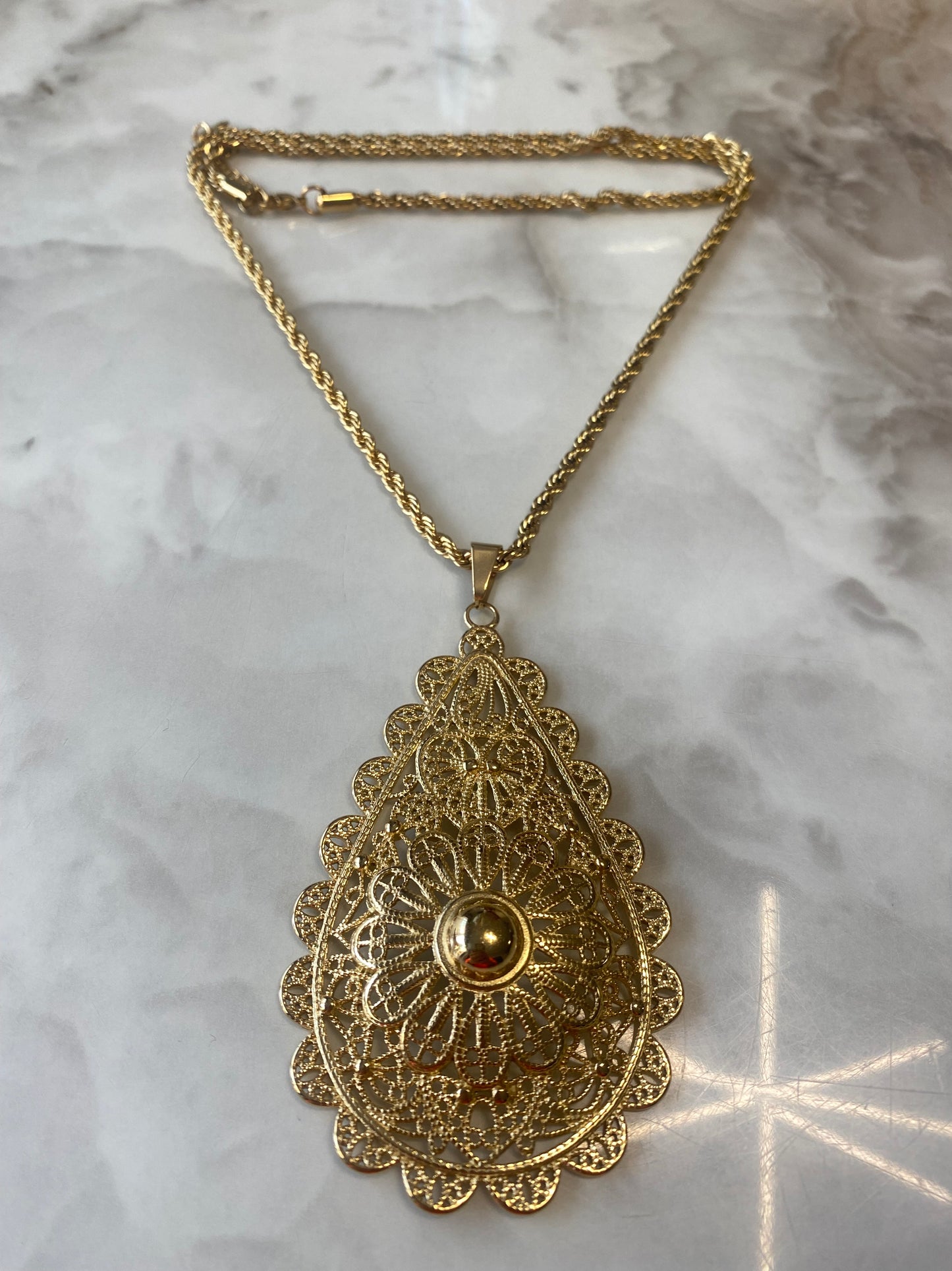 Sautoir feuille d’automne