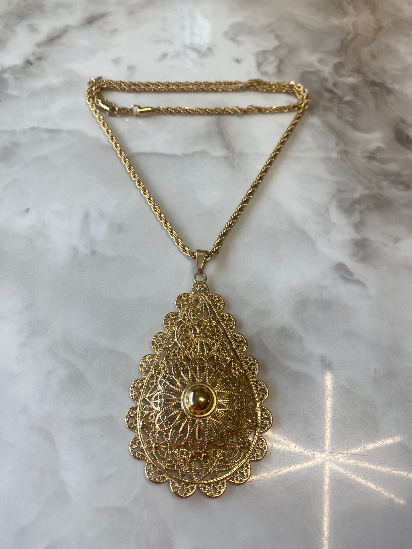 Sautoir feuille d’automne