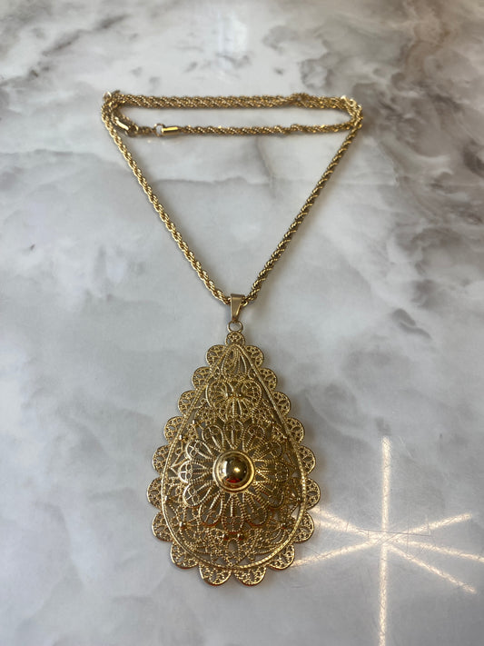 Sautoir feuille d’automne