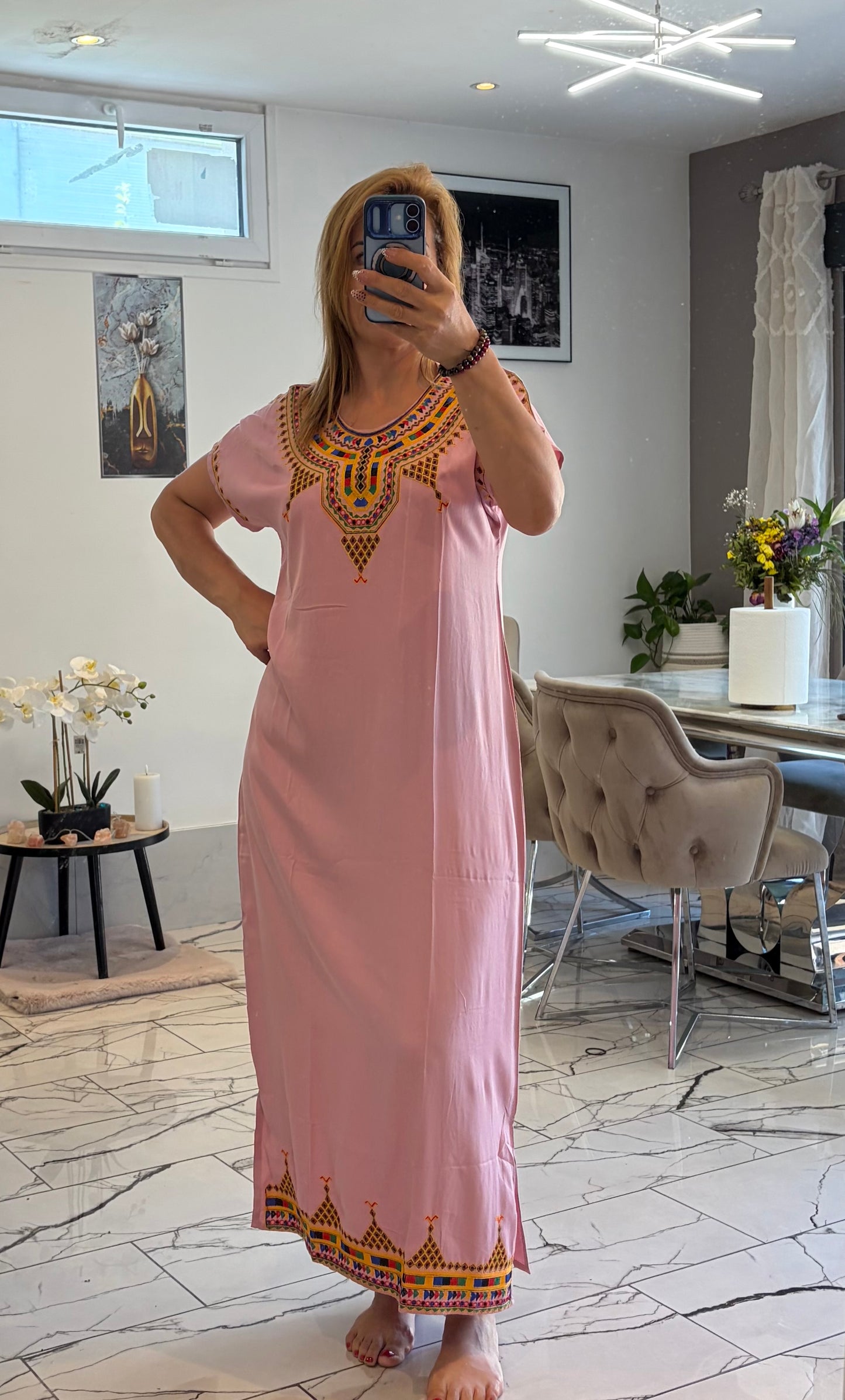 Robes maison brodé