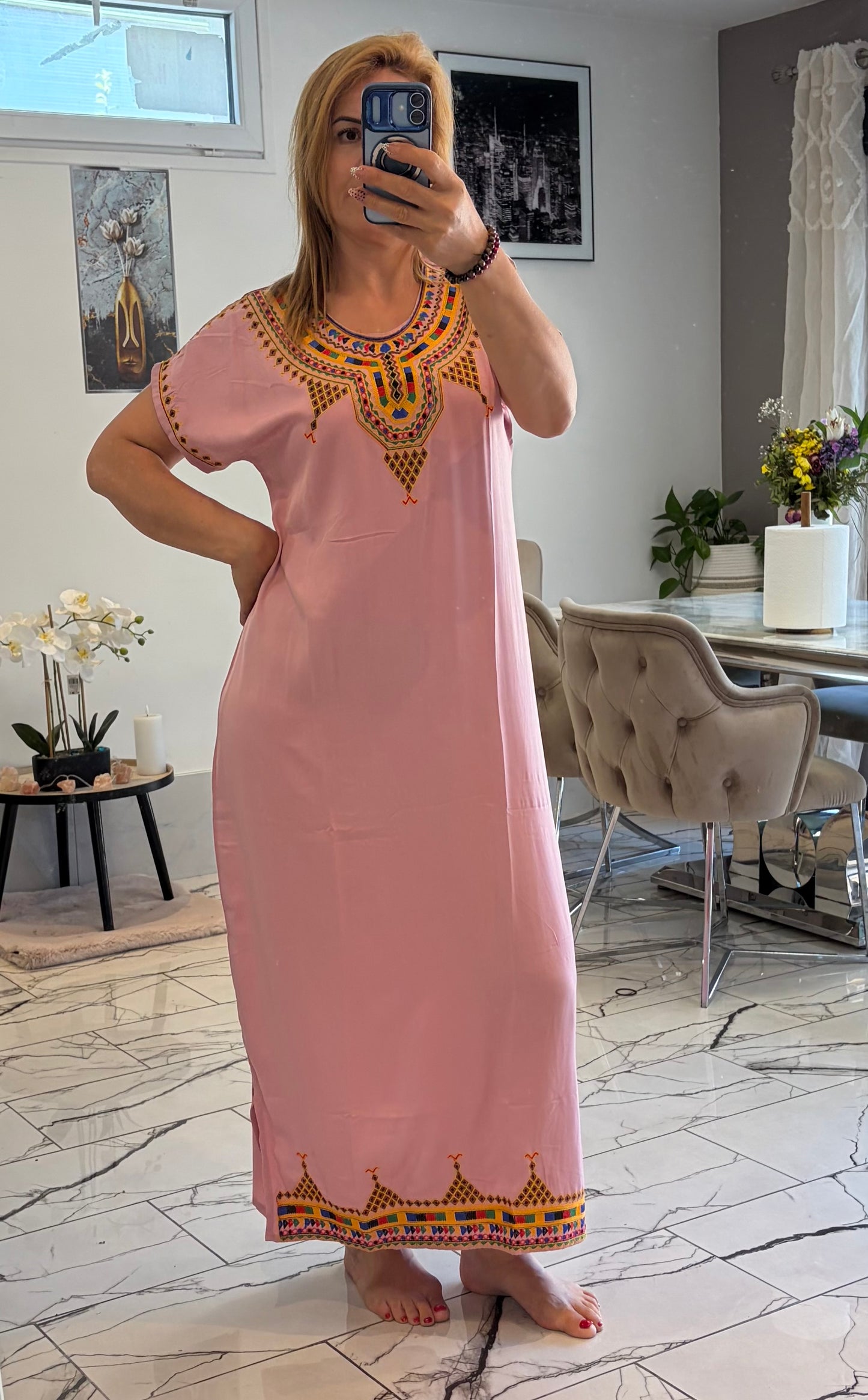 Robes maison brodé